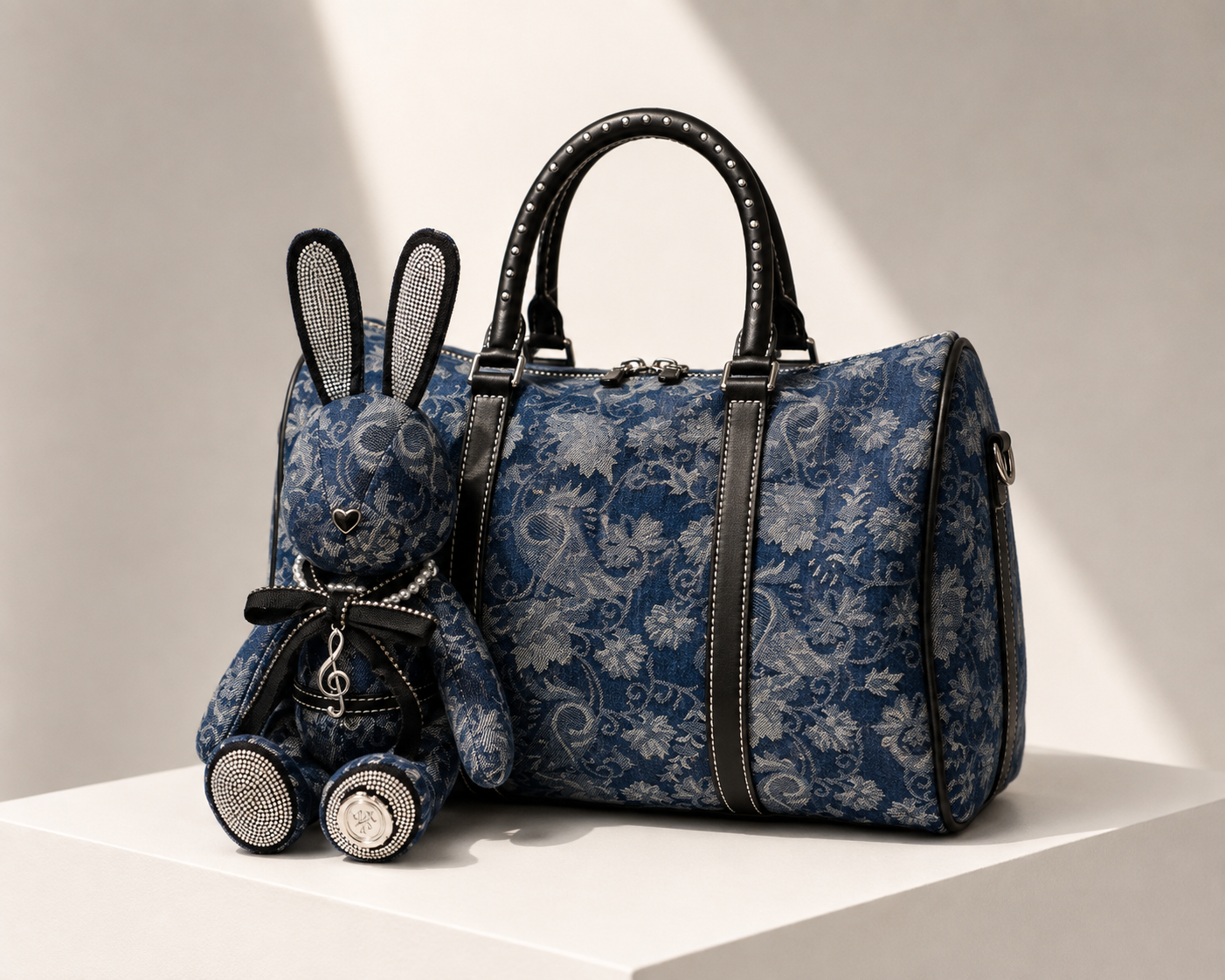 Hareloom Carryall - Midnight Voyage